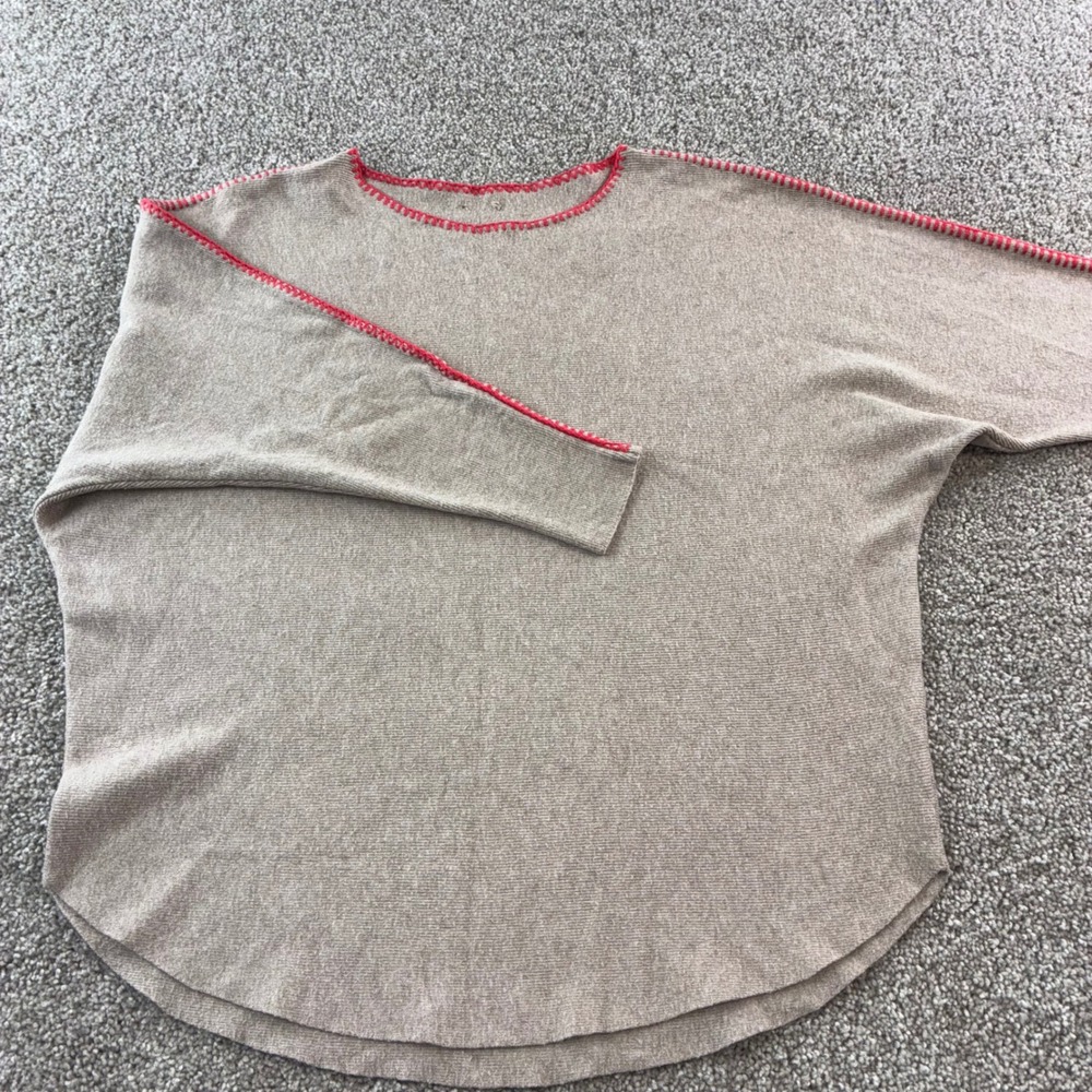 Aaeda Womens Beige Textured Knit Dolman Sleeve Sweater Red‎ Contrast Stitching